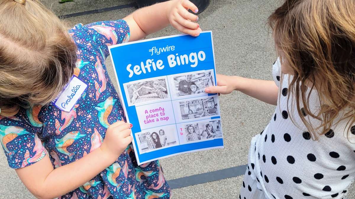 FlyKids selfie bingo